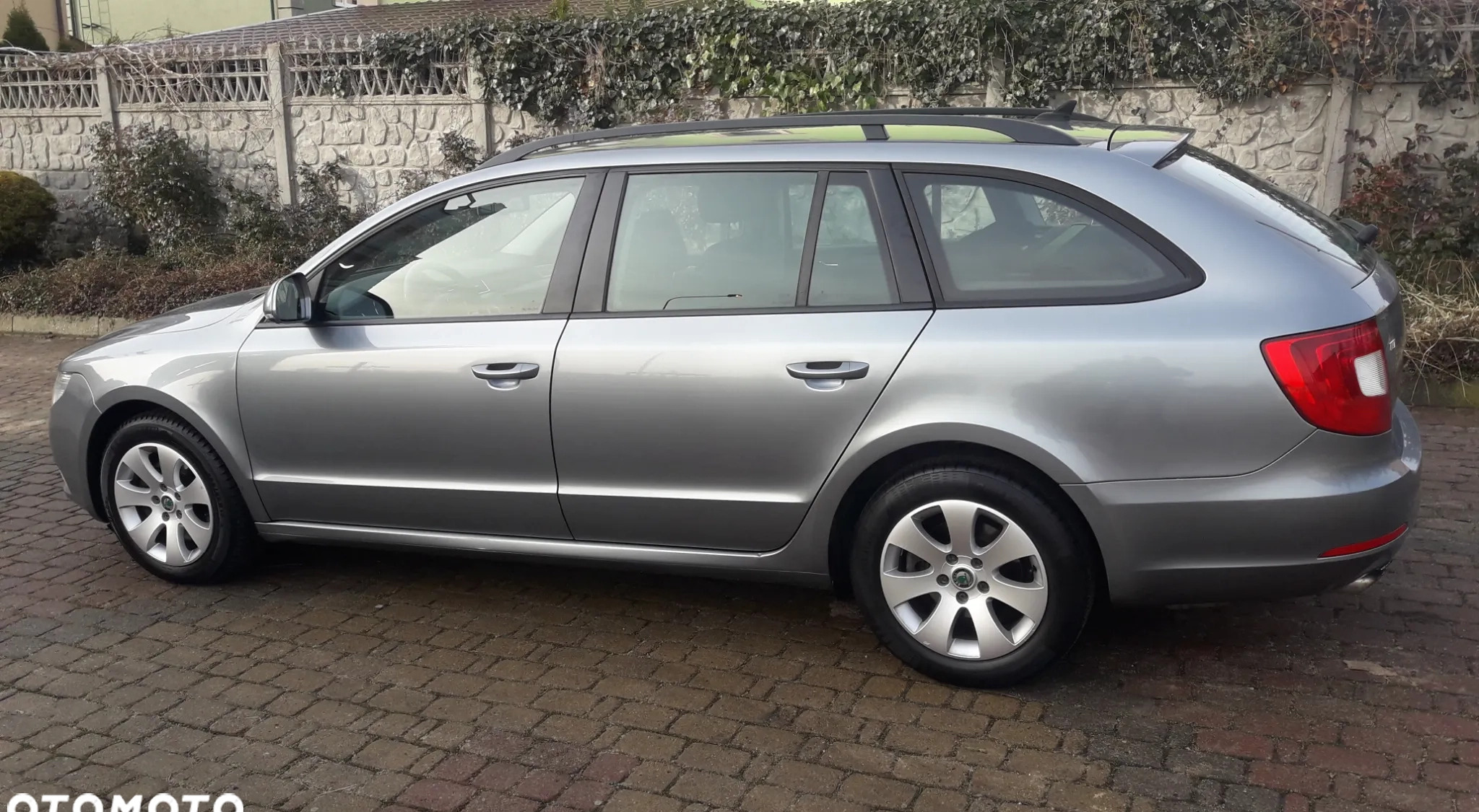 Skoda Superb cena 24200 przebieg: 218000, rok produkcji 2011 z Świdwin małe 137